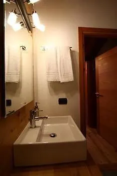 Bed & Breakfast Maison Perriere - Chambres D'Hotes & Jacuzzi Saint-Vincent