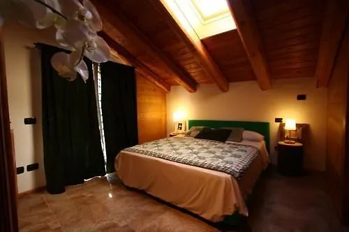 ** Bed & Breakfast Maison Perriere - Chambres D'Hotes & Jacuzzi Saint-Vincent Italia