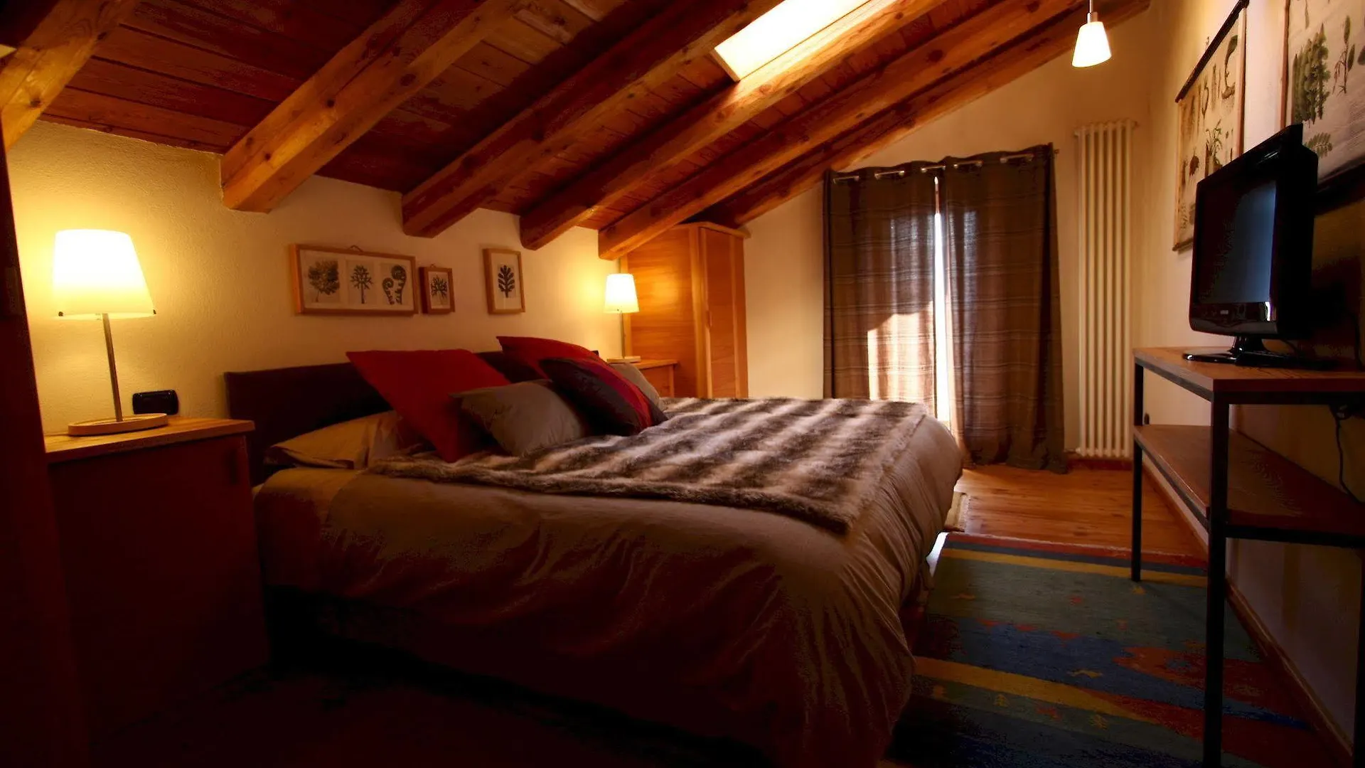 ** Bed & Breakfast Maison Perriere - Chambres D'Hotes & Jacuzzi Saint-Vincent Italia